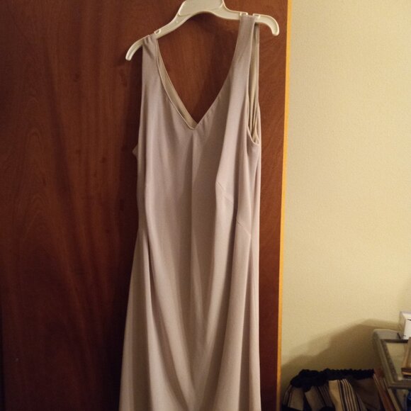 Dress - Picture 4 of 4